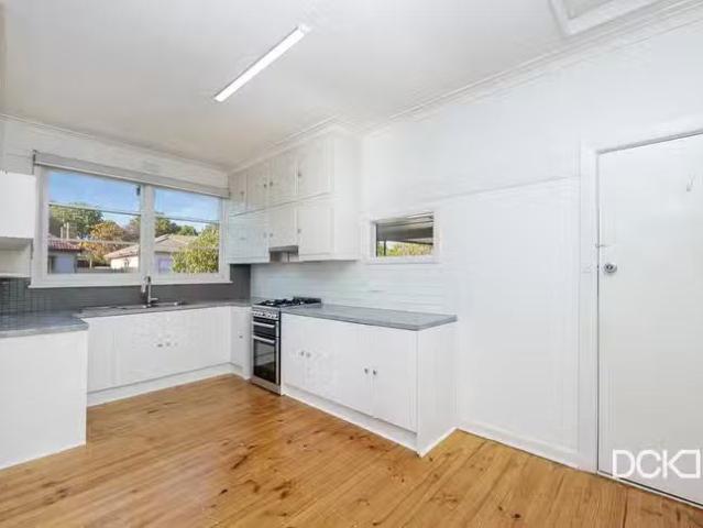 Nice 26 Derna Court, Golden Square, VIC 3555