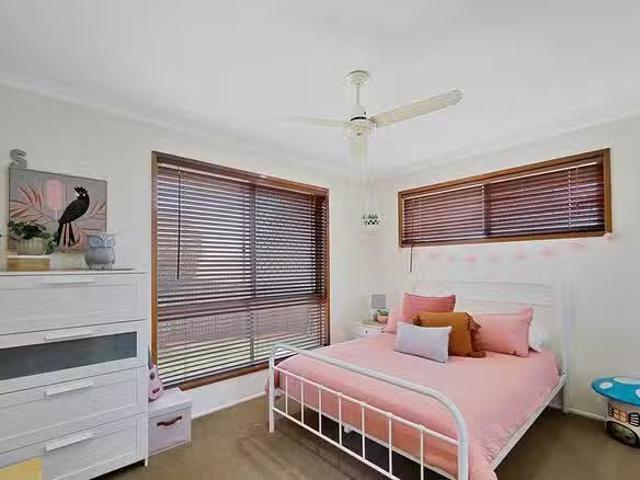Nice 26 East West Avenue, Avoca, QLD 4670