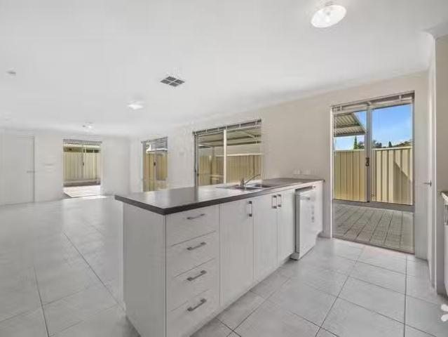 Charming 2/6 Pritchard Street, Kewdale, WA 6105