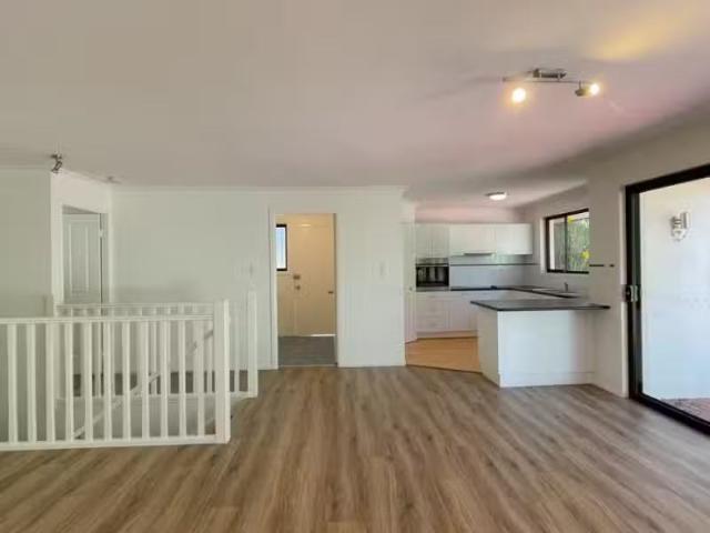 Nice 26a Daintree Drive, KORORA House for rent Listed by Jodi.
