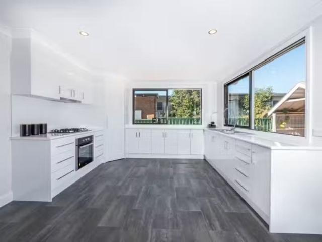 Rental! 272 Dumaresq Street, ARMIDALE House for rent Listed b.