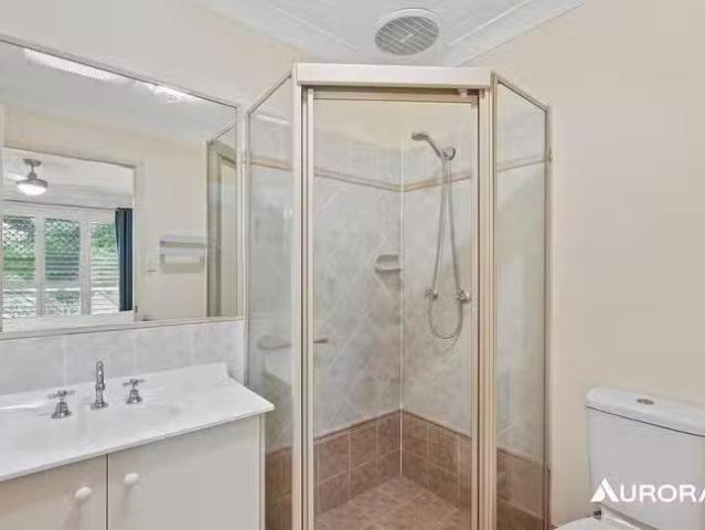 Cozy 27 Alexander Avenue, Victoria Point, QLD 4165