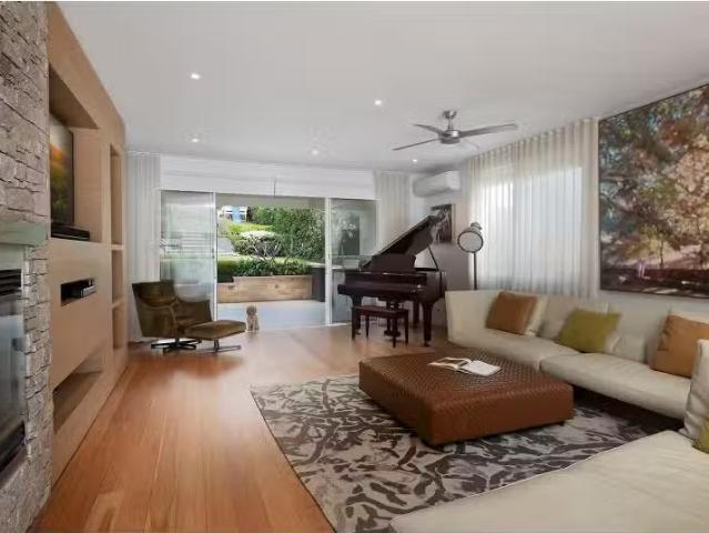 Deal! 27 Carrington Parade, Freshwater House for rent Listed.