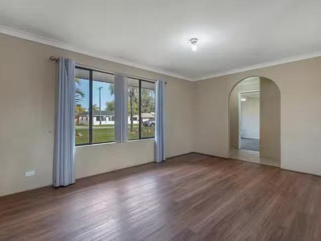 Unique 27 Hartland Way, Warnbro, WA 6169