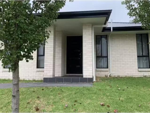 Cheap 27 Langley Avenue, Renwick Townhouse for rent Listed by.