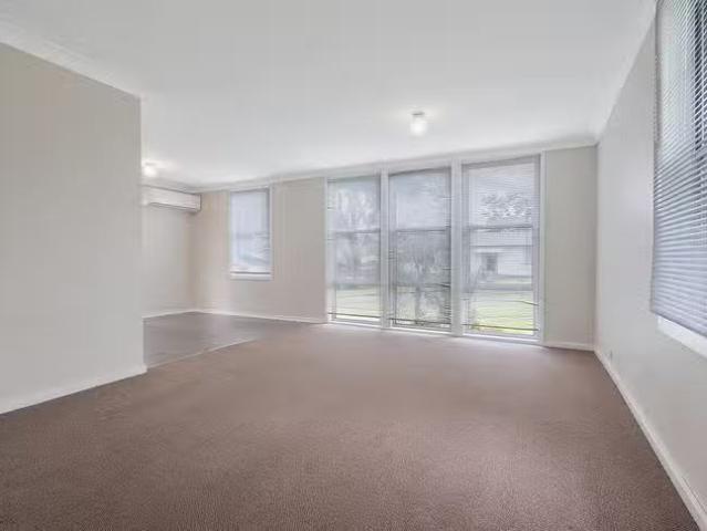 Charming 27 Park Parade, Booragul, NSW 2284
