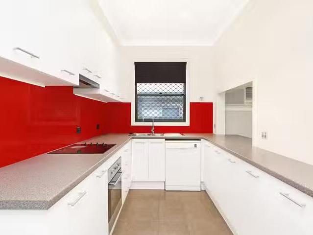Deal! 27 Tannery Street, Unanderra, NSW 2526