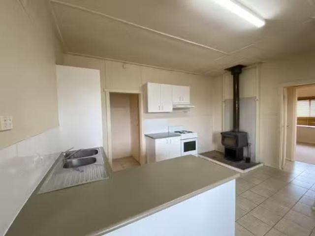 Cheap 2/7 Victoria Street, COOMA Apartment for rent Listed by.