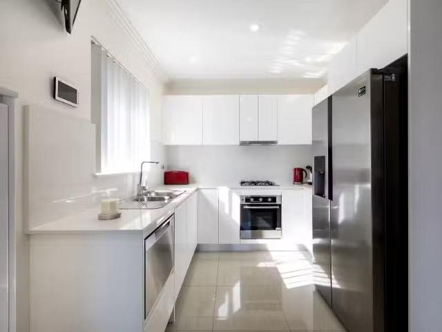 Charming 2/7 11 Ludgate Street, Roselands Townhouse for rent.