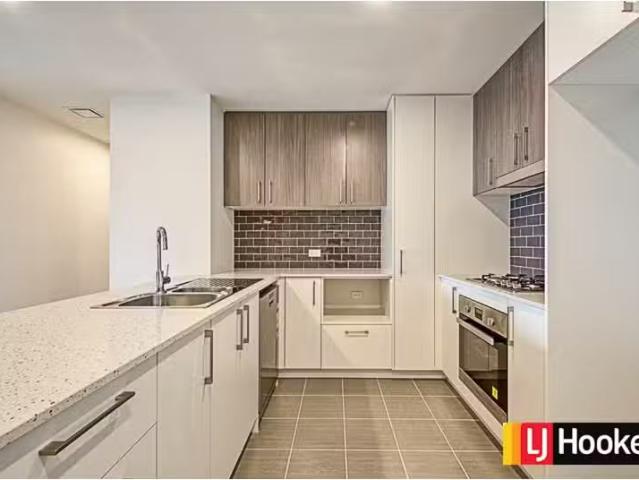 New 28/2 Hinder Street, GUNGAHLIN House for rent Listed by Re.
