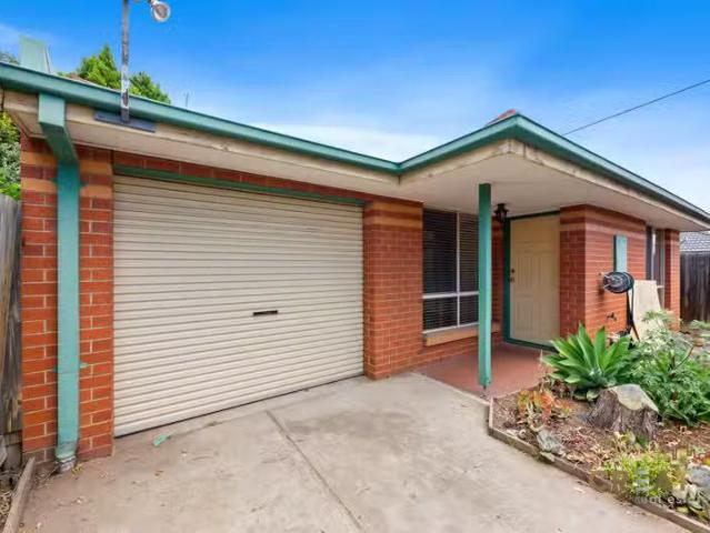 Cheap 2/89 Chapman Street, Sunshine VIC 3020