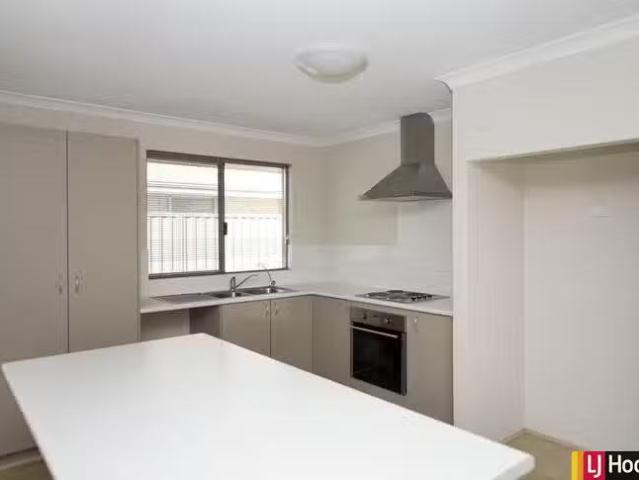 Charming 28 Barron Turn, South Yunderup, WA 6208