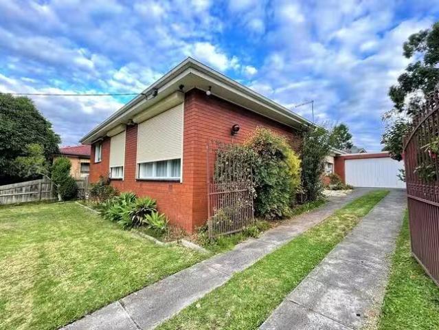 Just in! 28 Boxleigh Grove, Box Hill North, VIC 3129