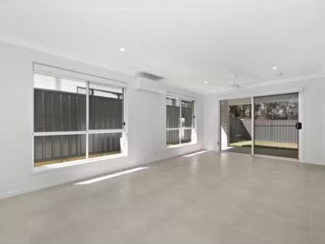 New 2/8 Guardsman Grove, Lochinvar Townhouse for rent Listed.