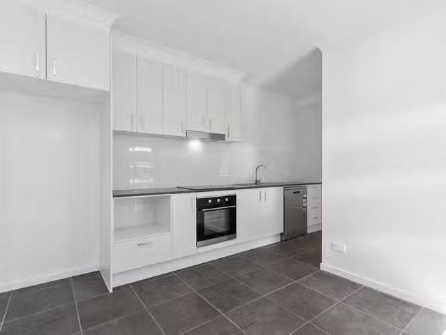 For Rent! 2/8 Keyser Way, Ripley, QLD 4306