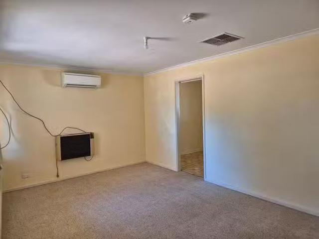Deal! 28 Kirwan Crescent, Port Augusta West, SA 5700