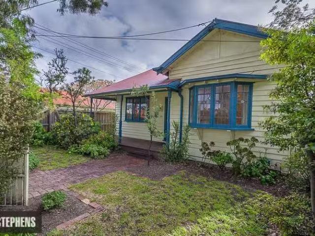 Rental! 28 Severn Street, Yarraville VIC 3013