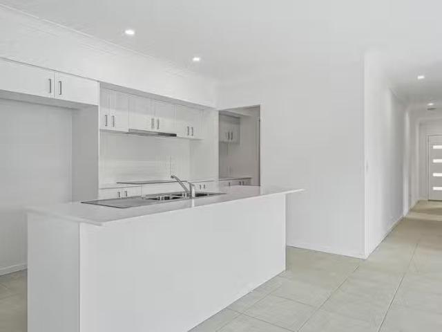 Nice 28A Gilston Road, Wondunna, QLD 4655