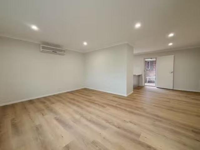 Cheap 2/90 West High Street, COFFS HARBOUR House for rent Lis.