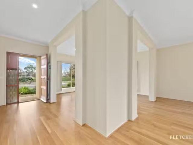 Charming 29 Mc Lachlan Drive, Williams Landing VIC 3027 Hous.