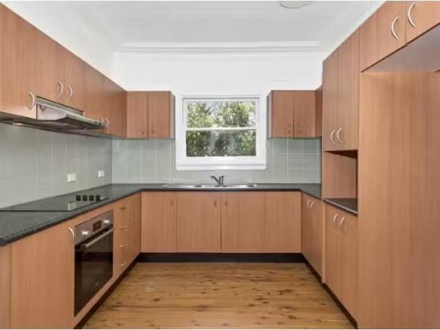 Cozy 29 Glenn Avenue, Northmead House for rent Listed by Rebe.