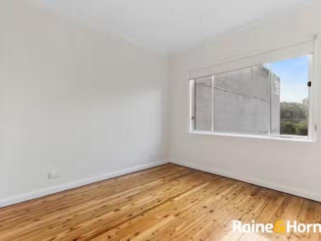Rental! 2/9 Hartill Law Avenue, Bardwell Park, NSW 2207