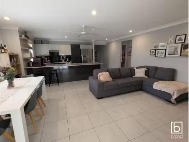 Just in! 29 Trevally Avenue, CHAIN VALLEY BAY House for rent.