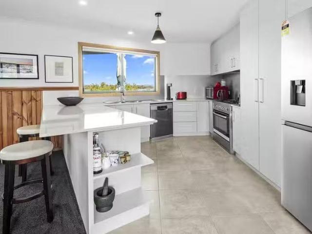 Nice 2002 Coles Bay Road, Coles Bay, TAS 7215
