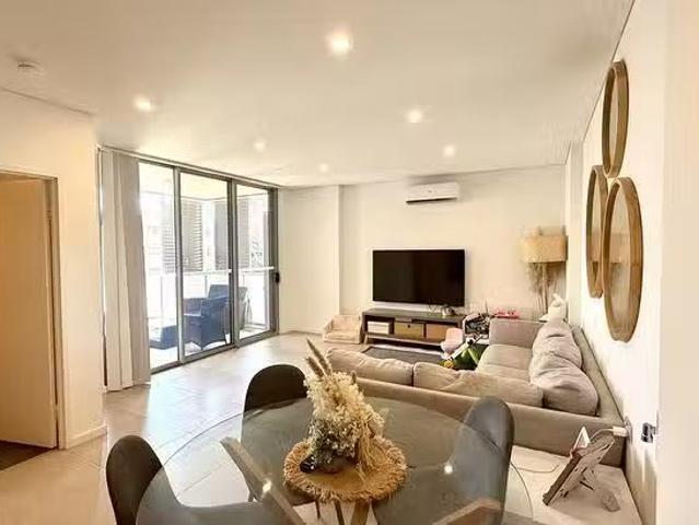 Charming 204/9 Harvey Place, Toongabbie, NSW 2146