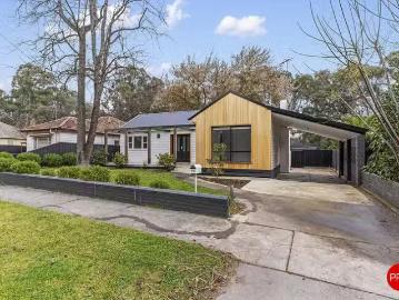 Cozy 20 College Crescent, Flora Hill, VIC 3550