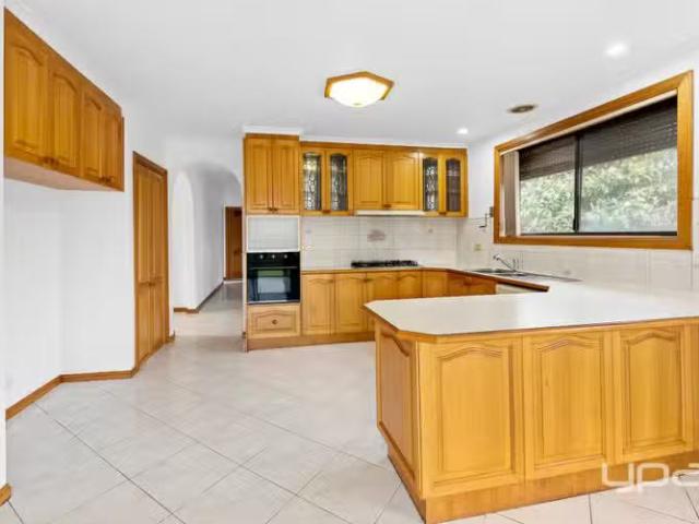 Cozy 20 Hispano Drive, Keilor Downs VIC 3038