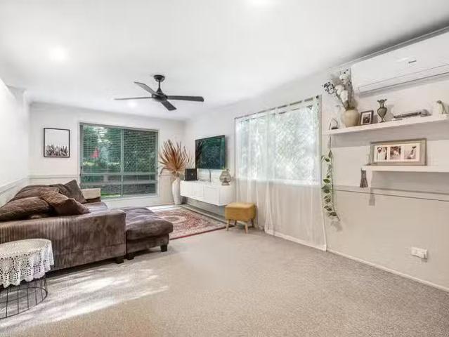 Deal! 20 Kooralbyn Court, Nambour, QLD 4560
