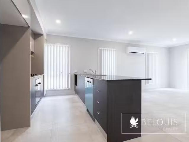 Cozy 20 Riordan Street, Logan Reserve, QLD 4133