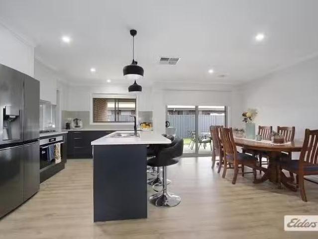 Charming 20 Swindon Way, Thurgoona, NSW 2640