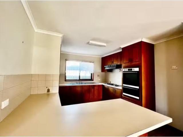 Cheap 20 Semmens Crescent, Mildura House for rent Listed by P.
