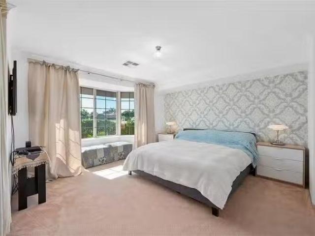 Unique 20 Trinidad Street, Safety Bay, WA 6169