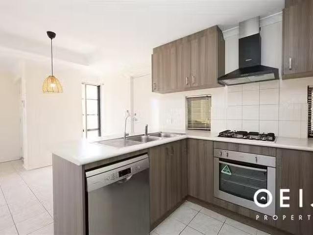 Deal! 20C Tuckfield Way, Nollamara, WA 6061