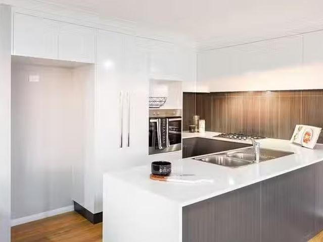 Cheap 2/13 Grace View Street, Darling Heights, QLD 4350