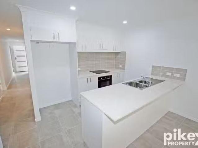 Cozy 2/13 Sophie Street, Morayfield, QLD 4506