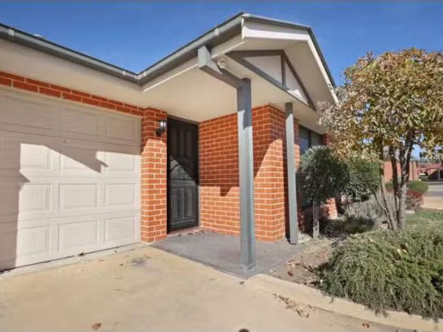 Charming 2/101 Lambert Street, Bathurst House for rent Listed.