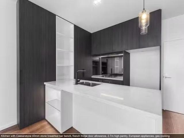 Unique 211/18 Longland Street, Newstead, QLD 4006