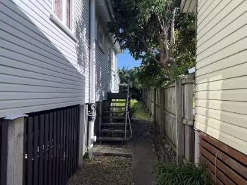 Just in! 2/11 Baron St, Greenslopes Townhouse for rent Listed.