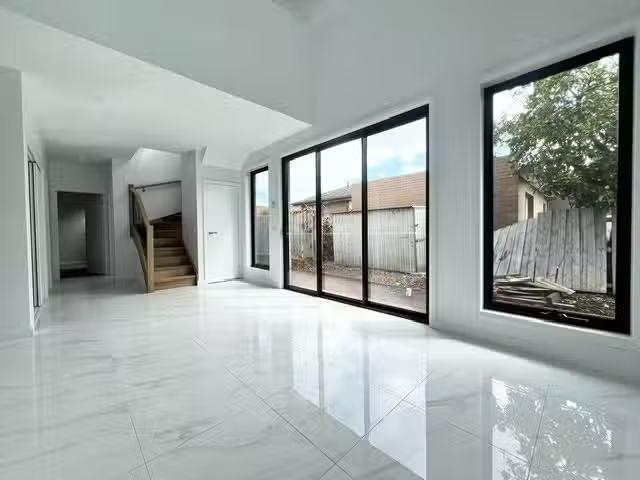 New 2/12 Allenby Place, Gladstone Park VIC 3043