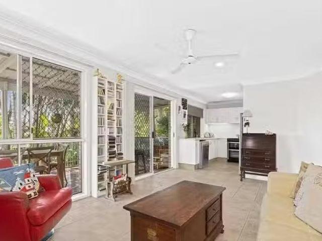 Deal! 2/133 Bamboo Avenue, Benowa, QLD 4217