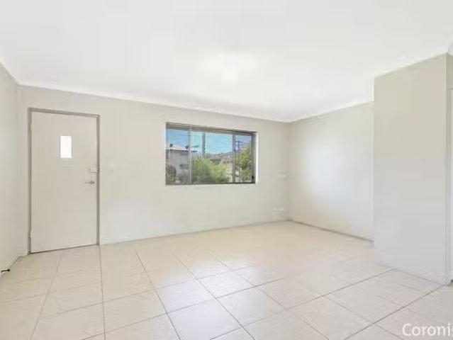 Just in! 2/17 Gorham Street, Tingalpa, QLD 4173
