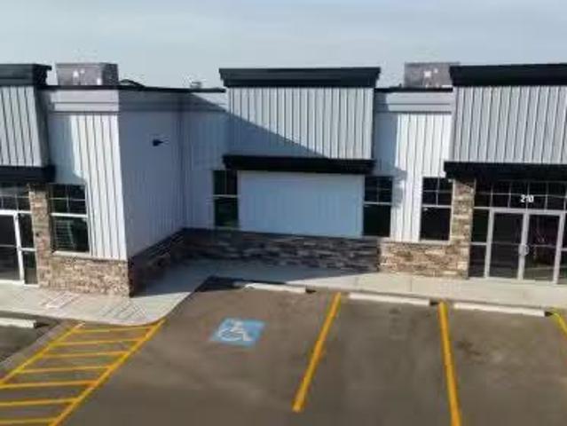 Rental! 215 5302 Vista Trail, Blackfalds, AB, T0M 0J0 commer.