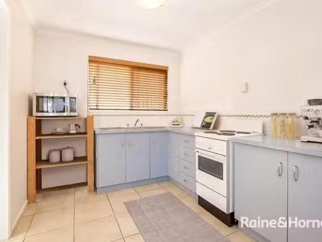 Charming 2/15 Ann Street, South Gladstone, QLD 4680