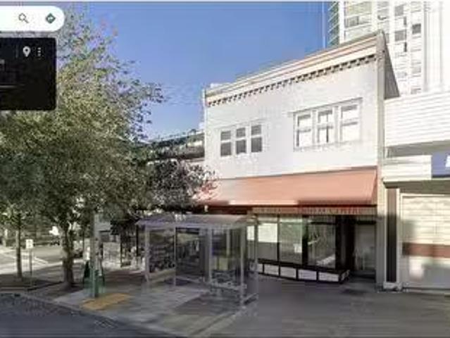 Cozy 215 Lonsdale Avenue, North Vancouver, BC, V7M 2E9 comme.