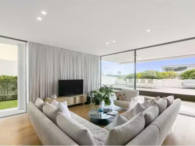 For Rent! 2/160 Ramsgate Avenue, Bondi Beach Apartment for ren.