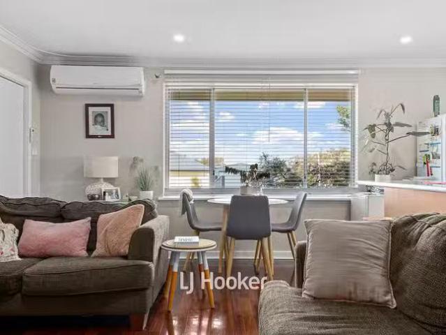 Cozy 2/164 Minninup Road, South Bunbury, WA 6230